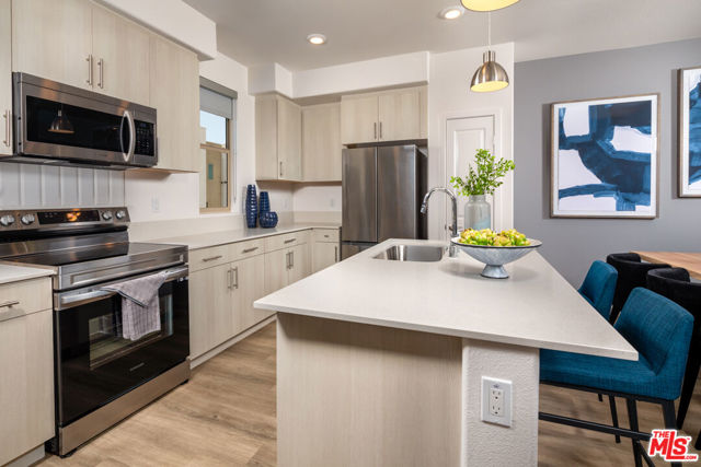 1483 W Vista Way, San Pedro CA: https://media.crmls.org/mediaz/7684b7f9-c007-4fc3-a977-1f23bdb1f2f9.jpg