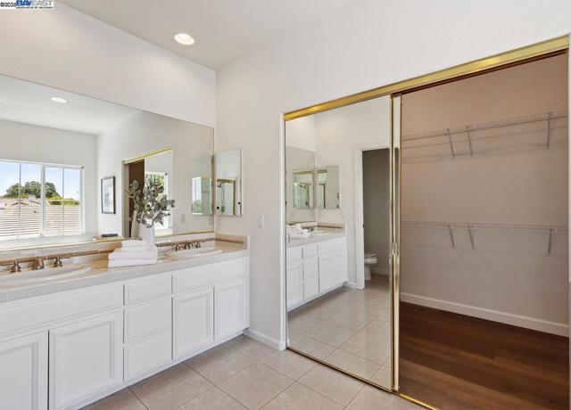 156 Elisha Ln, San Ramon CA: https://media.crmls.org/mediaz/7685025f-d23e-46bf-be64-d5dd1bb58450.jpg
