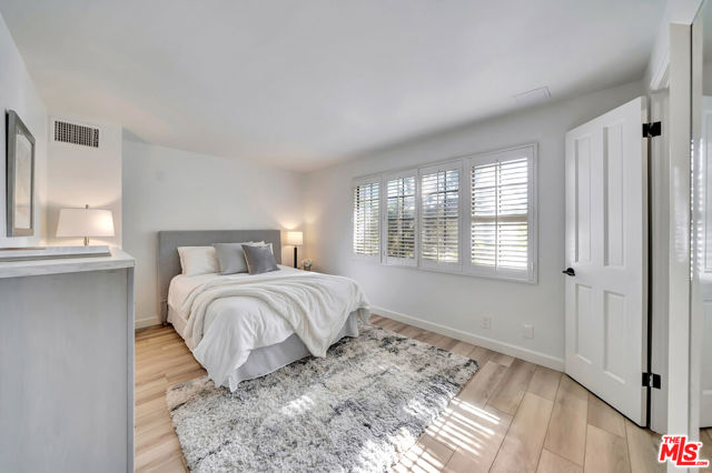 202 San Vicente Boulevard, 4 photo 8