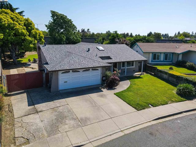 34505 Salinas Pl, Fremont CA: https://media.crmls.org/mediaz/7685099a-dbbd-44a3-9591-b783fabb6801.jpg