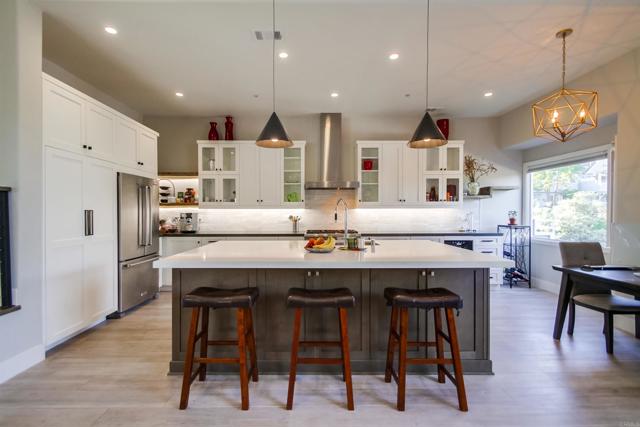 864 Del Mar Downs Rd, Solana Beach CA: https://media.crmls.org/mediaz/76854dfa-5520-45b7-a800-93951f834a89.jpg