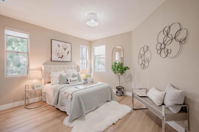 Image 21 of 29 For 440 Navaro Pl  115