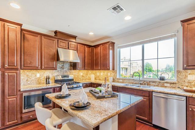 6215 White Moonstone Court, San Jose CA: https://media.crmls.org/mediaz/7687ae3b-23c5-4d31-b08d-b1139fb657fe.jpg