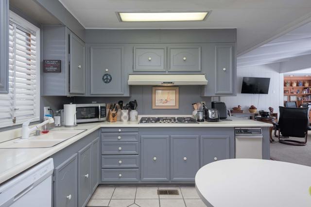 181 Zacharia Drive, Cathedral City CA: https://media.crmls.org/mediaz/76885f87-e54c-431b-acce-a24676fe5d09.jpg