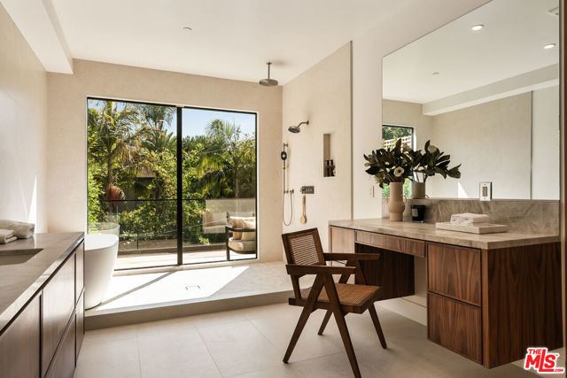 Drew Fenton | 1185 Mcclellan Drive Los Angeles CA | MLS: 7420887
