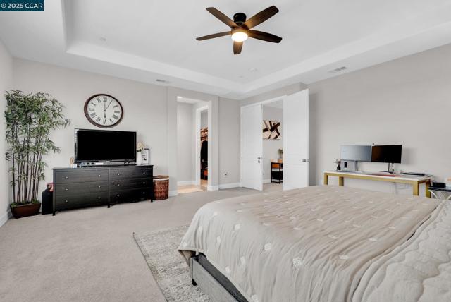 499 Yarrow Dr, Fairfield CA: https://media.crmls.org/mediaz/7688ccff-bde4-4514-97a4-93b7fa23a867.jpg