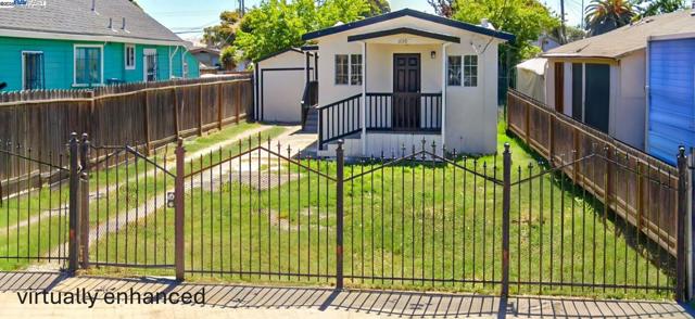 1130 61St Ave, Oakland CA: https://media.crmls.org/mediaz/76891ea1-6c45-4a45-9e20-887c7d6dca1b.jpg