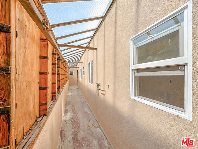 14426 Friar Street photo 21