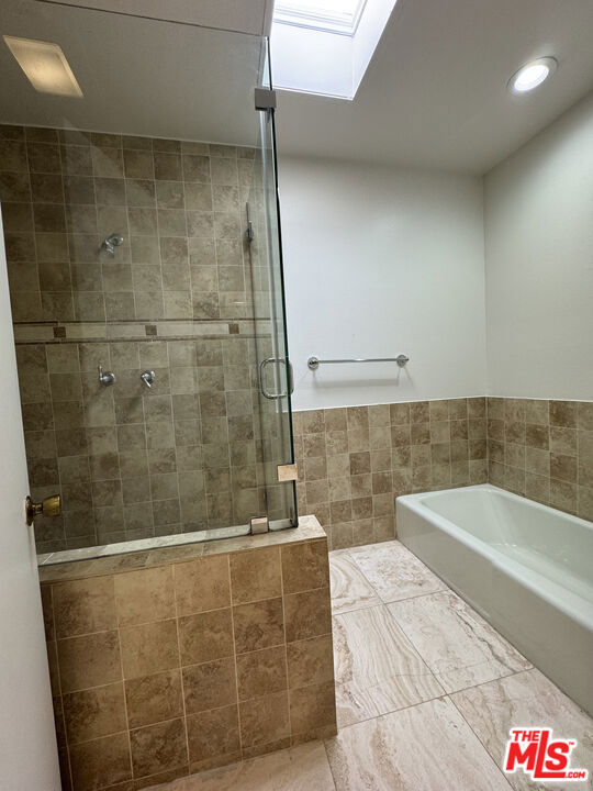 6205 1/2 Nita Avenue, Woodland Hills CA: https://media.crmls.org/mediaz/76896d66-1019-4f5c-ad54-3c698d532146.jpg