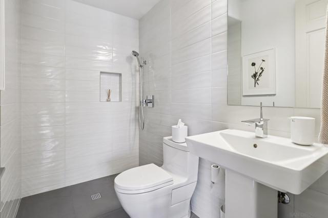 1295 W Redwood St, San Diego CA: https://media.crmls.org/mediaz/768bbbe9-e302-41b1-9895-9fd0c8477825.jpg