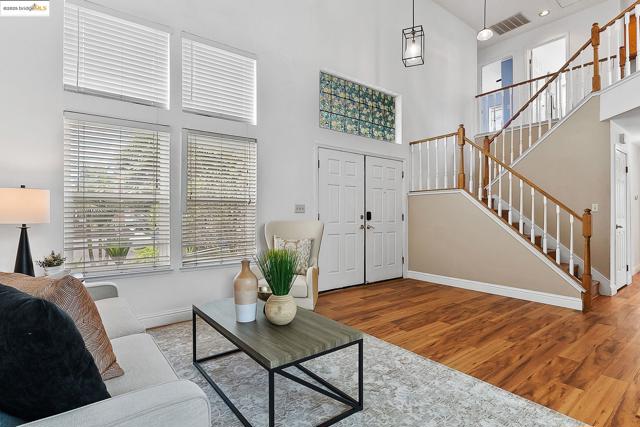 20 Goldmeadow Ct, Brentwood CA: https://media.crmls.org/mediaz/768c1bad-6d2d-4a02-b604-3048d6f0e85f.jpg