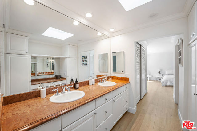 4441 Park Alisal, Calabasas CA: https://media.crmls.org/mediaz/768c4bd1-2b48-449a-8c45-4892c58d85d7.jpg
