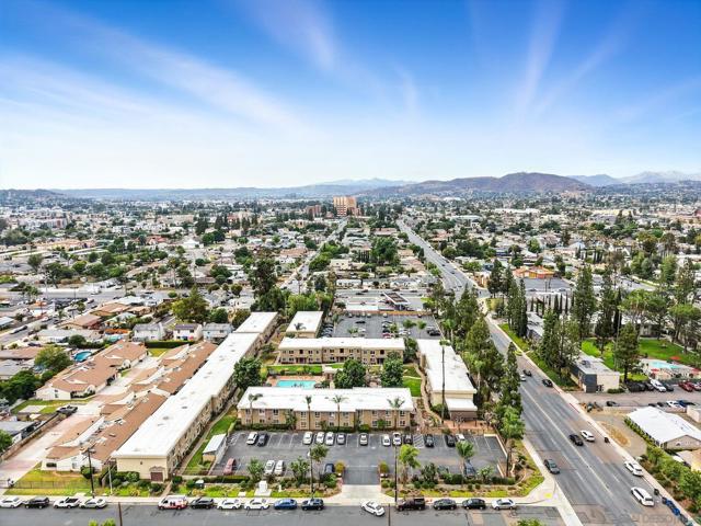 792 Avocado Ave, El Cajon CA: https://media.crmls.org/mediaz/768c776a-d48a-4487-bd45-ac737e89f0d7.jpg