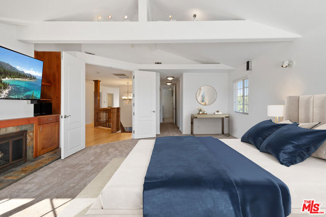 7412 Denrock Avenue, Los Angeles CA: https://media.crmls.org/mediaz/768d05db-34da-4b70-acba-bfd530333238.jpg