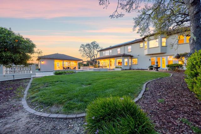 2342 Hoya Lane, Gilroy CA: https://media.crmls.org/mediaz/768da2d3-56fb-409c-8944-2ced073ed85a.jpg