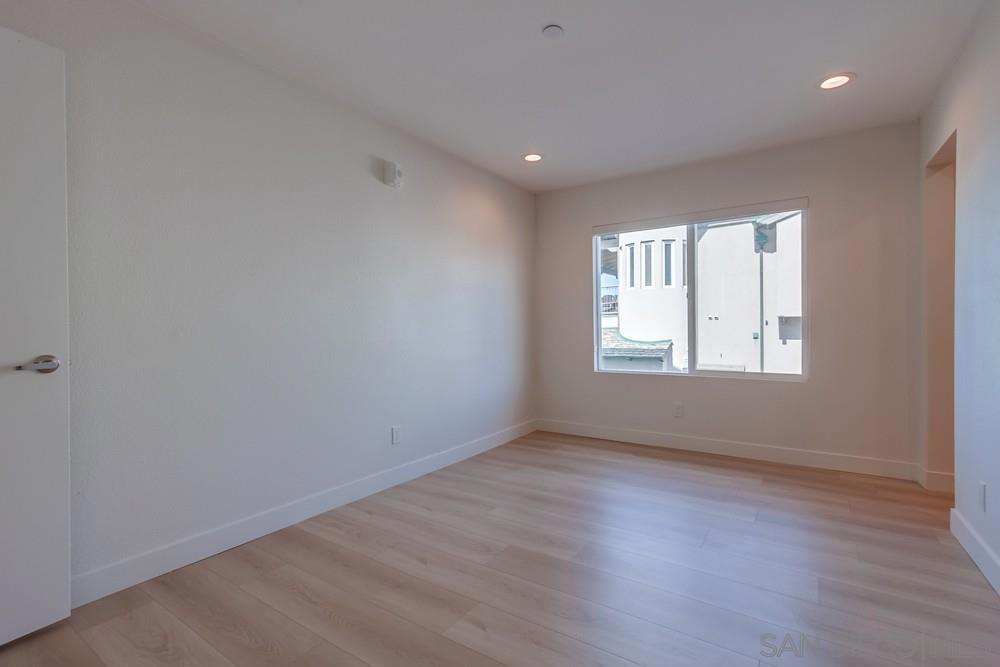 MLS #250032138SD img 26