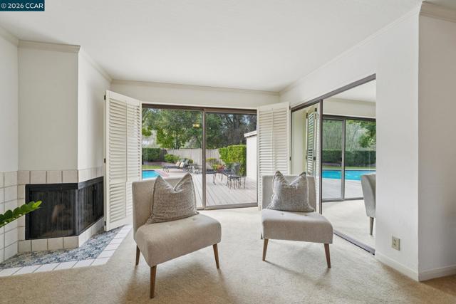 Image 25 of 44 For 34 Sherwood Ct