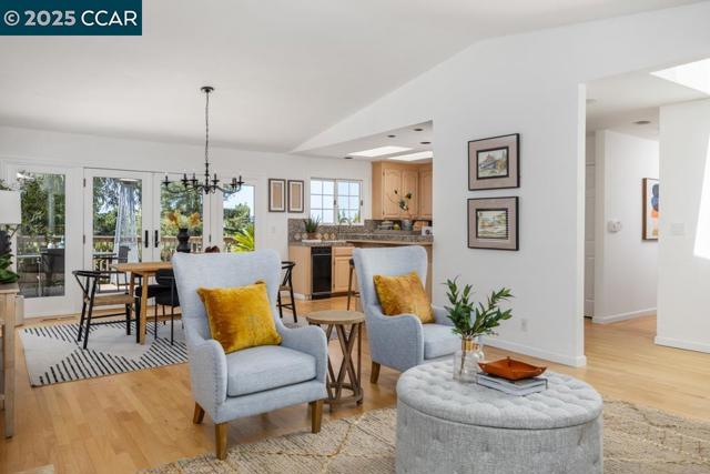 2554 Mockingbird Hill Rd, Walnut Creek CA: https://media.crmls.org/mediaz/768ec4e5-3352-4f2d-9b24-fc239e73d199.jpg