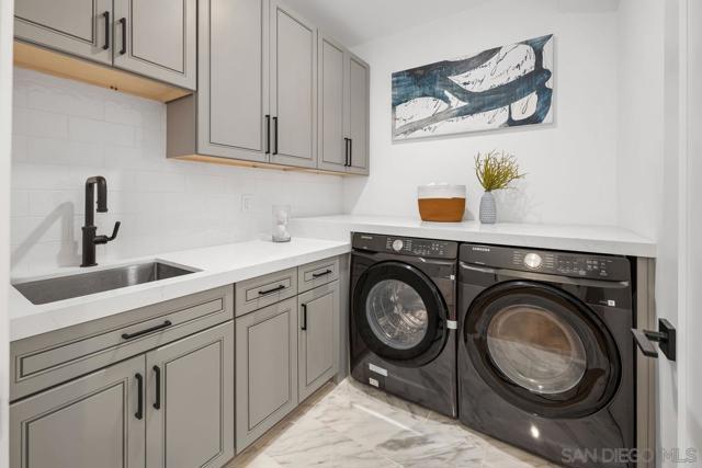 806 Hygeia, Encinitas CA: https://media.crmls.org/mediaz/768eeeb8-8047-4464-8eee-443dfc9fd2a8.jpg