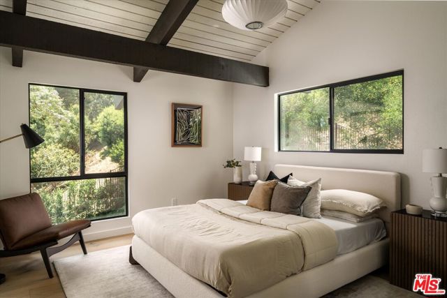 2313 Banyan Drive, Los Angeles CA: https://media.crmls.org/mediaz/768f32b1-ebcc-41a4-92b4-b28841095abd.jpg