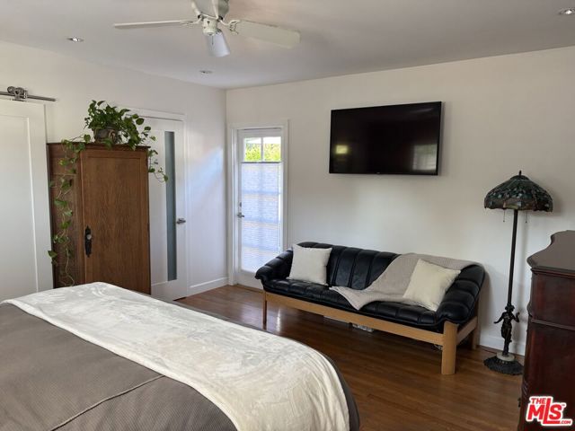 22491 Domingo Road, Woodland Hills CA: https://media.crmls.org/mediaz/768f77cd-b96e-442d-930e-b576d5b52e5d.jpg