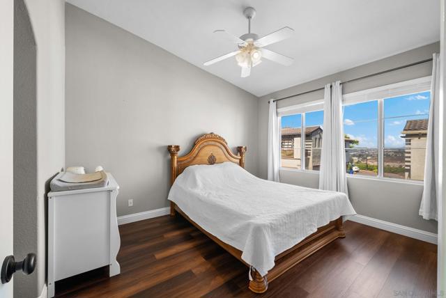 10860 Ivy Hill Dr, San Diego CA: https://media.crmls.org/mediaz/76901595-8a89-4946-a371-a8aa750fef34.jpg
