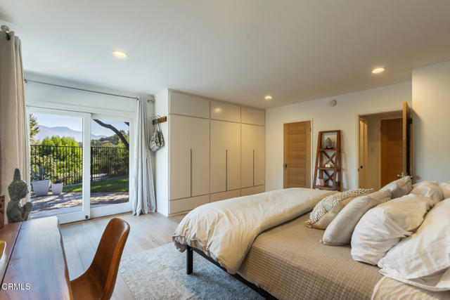 3608 Hampstead Road, La Canada Flintridge CA: https://media.crmls.org/mediaz/769087c5-3c14-4ec4-918e-2e3d138b5e1c.jpg