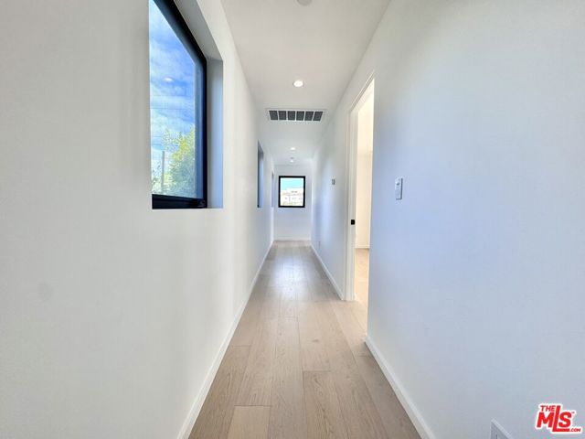 4040 Cartwright Avenue, Studio City CA: https://media.crmls.org/mediaz/76911d87-dacf-4797-8e9b-22103382eb7f.jpg
