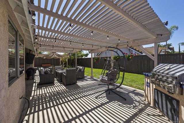 2208 Runabout Place, El Cajon CA: https://media.crmls.org/mediaz/769164cc-1d7e-4410-b5a9-4500674d31f6.jpg