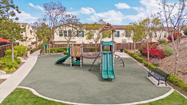 Detail Gallery Image 41 of 46 For 2208 Pasadena Ct #11,  Chula Vista,  CA 91915 - 3 Beds | 3 Baths