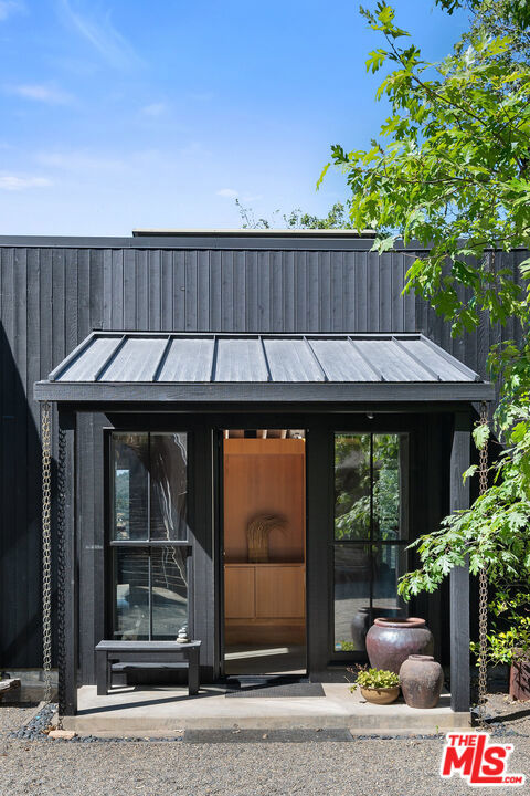 351 Wall Road, Napa CA: https://media.crmls.org/mediaz/7691d277-7382-451a-8994-c901d16b2fbd.jpg