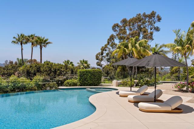 7888 Muirfield Way, Rancho Santa Fe CA: https://media.crmls.org/mediaz/7691fc38-59b0-4db6-86b6-11a4e2daa80f.jpg