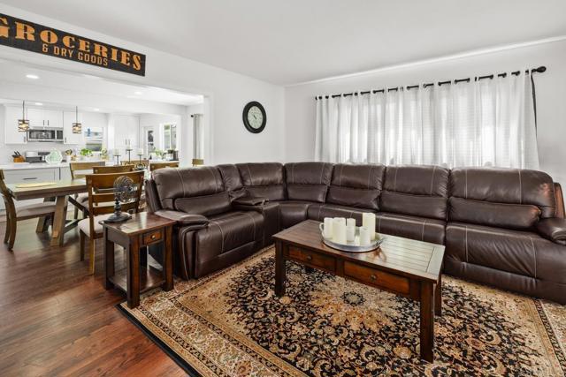 852 5th Street, Imperial Beach CA: https://media.crmls.org/mediaz/76934a22-2388-4999-b703-173a6c07fde5.jpg