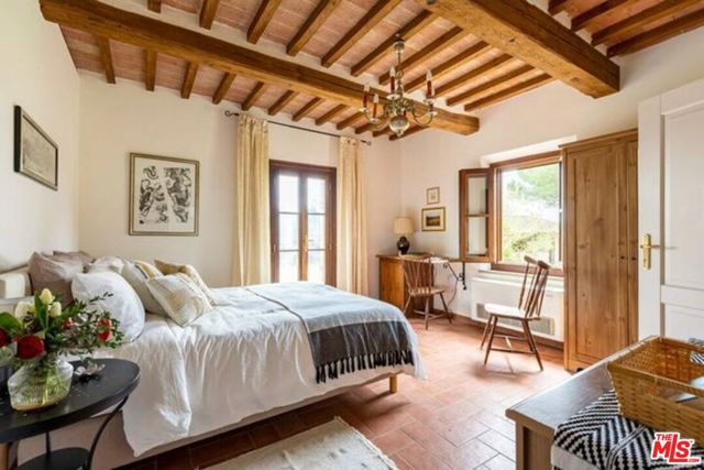 10 Via San Lorenzo, Umbria, ITALY,  CA: https://media.crmls.org/mediaz/7693872b-fe65-4e77-8bb4-21367a51a805.jpg