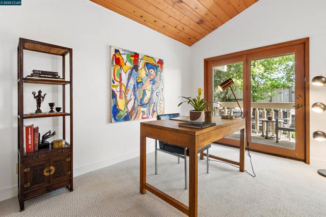 220 Devonshire Ct, Pleasant Hill CA: https://media.crmls.org/mediaz/7693cbb8-3bdc-4941-bf56-66ebddde7255.jpg