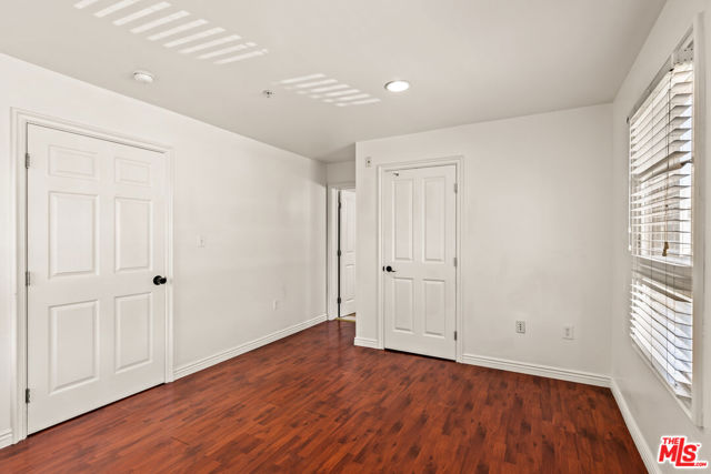 2667 Menlo Avenue, Los Angeles CA: https://media.crmls.org/mediaz/7693ea31-dca7-448c-8d72-24d8e78c8820.jpg