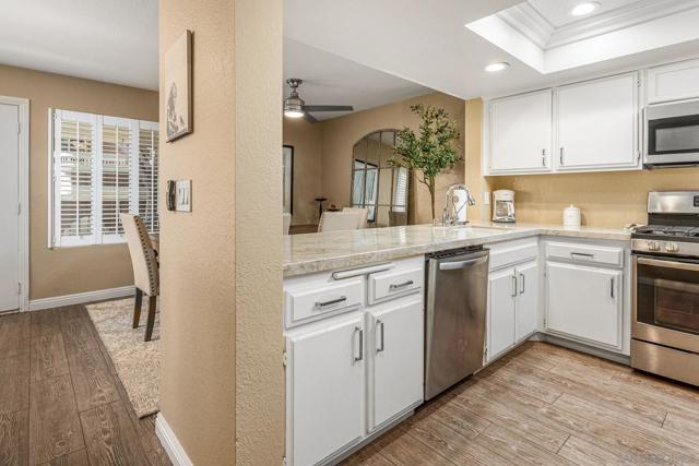867 Ginger Avenue, Carlsbad CA: https://media.crmls.org/mediaz/769482fc-5608-4a76-a33e-f83f312fc620.jpg