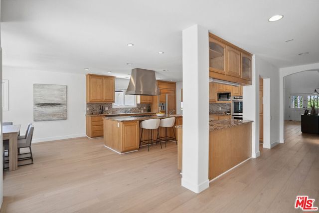314 22nd Street, Santa Monica CA: https://media.crmls.org/mediaz/7695a01a-202f-4d95-8044-ab0c4c4f8f80.jpg