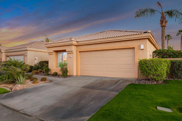 67361 N Laguna Drive, Cathedral City CA: https://media.crmls.org/mediaz/7695cf95-1d08-4e61-be50-401e7b335c14.jpg