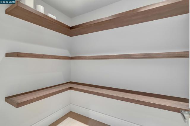 127 Caminar Way, Walnut Creek CA: https://media.crmls.org/mediaz/76962abb-5ad1-4ecd-9e99-047a068b7e42.jpg