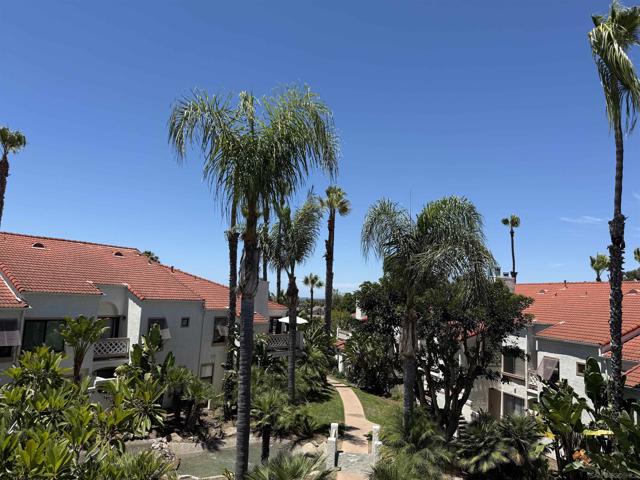 9342 Twin Trails Drive, San Diego CA: https://media.crmls.org/mediaz/7696d771-0b4e-414f-b4b6-51a215079ee0.jpg