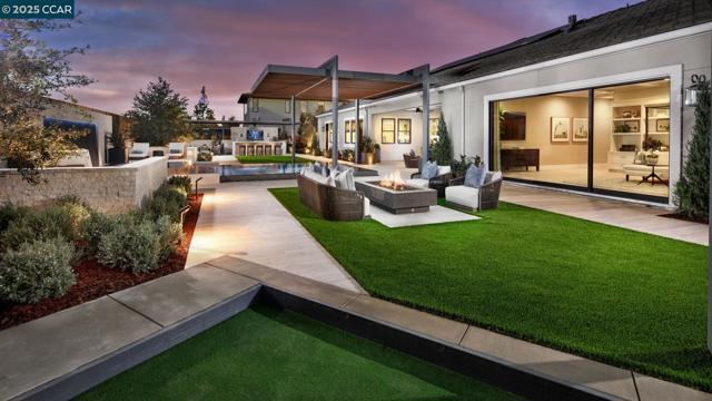 Image 15 of 30 For 18271 Corte Agustin