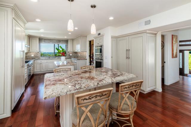 Detail Gallery Image 19 of 54 For 6541 Vispera Pl, Carlsbad,  CA 92009 - 4 Beds | 3/2 Baths
