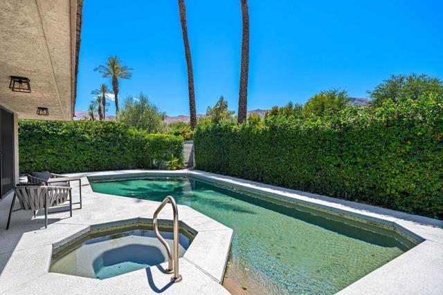 88 Princeton Drive, Rancho Mirage CA: https://media.crmls.org/mediaz/7697330d-f4c2-464d-bde6-459cfbeff740.jpg