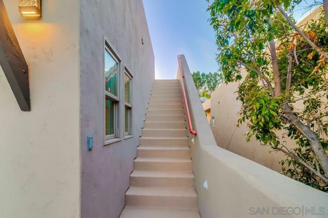 2318 Chalcedony St, San Diego CA: https://media.crmls.org/mediaz/7697560c-dd04-4ead-b7dc-16b480319f97.jpg