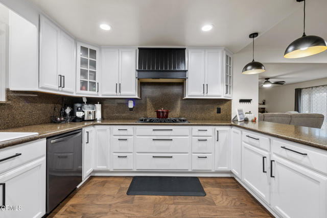 Detail Gallery Image 11 of 43 For 361 Plumas Ave, Ventura,  CA 93004 - 4 Beds | 2 Baths