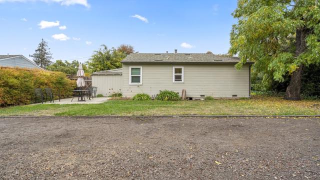 2262 Louis Road, Palo Alto CA: https://media.crmls.org/mediaz/7697d484-a33e-4f92-8ba5-e2dd1fbe05cd.jpg