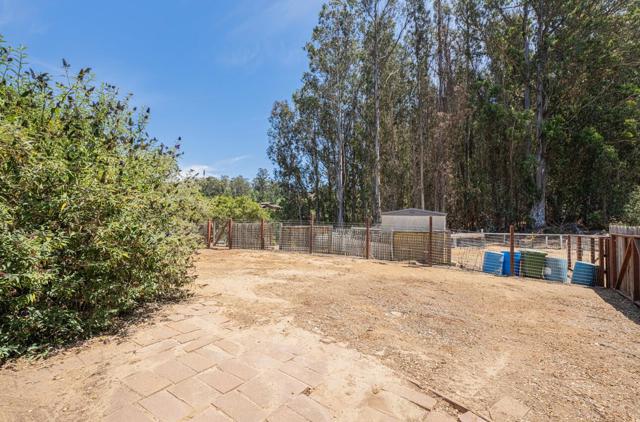 158 Echo Valley Road, Prunedale CA: https://media.crmls.org/mediaz/76990889-cb29-46a6-b301-39a74429e472.jpg