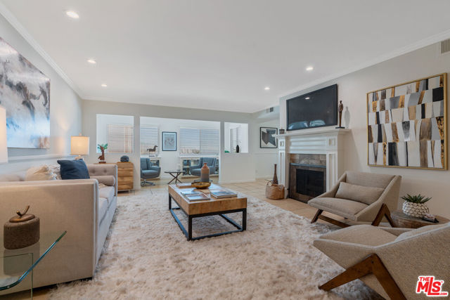 4350 Via Dolce, Marina del Rey CA: https://media.crmls.org/mediaz/7699586d-81df-41aa-94e0-e37757300ba0.jpg
