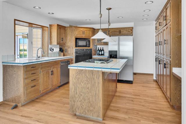70500 Bradley Lockwood Road, Lockwood CA: https://media.crmls.org/mediaz/7699b015-5e76-48e2-b47d-5e88d146638f.jpg